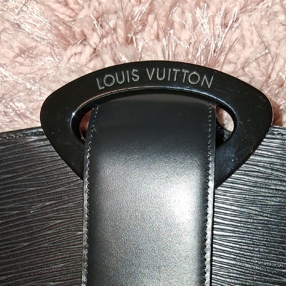 Louis Vuitton Black Epi Leather Shoulder Bag - Picture 8 of 10